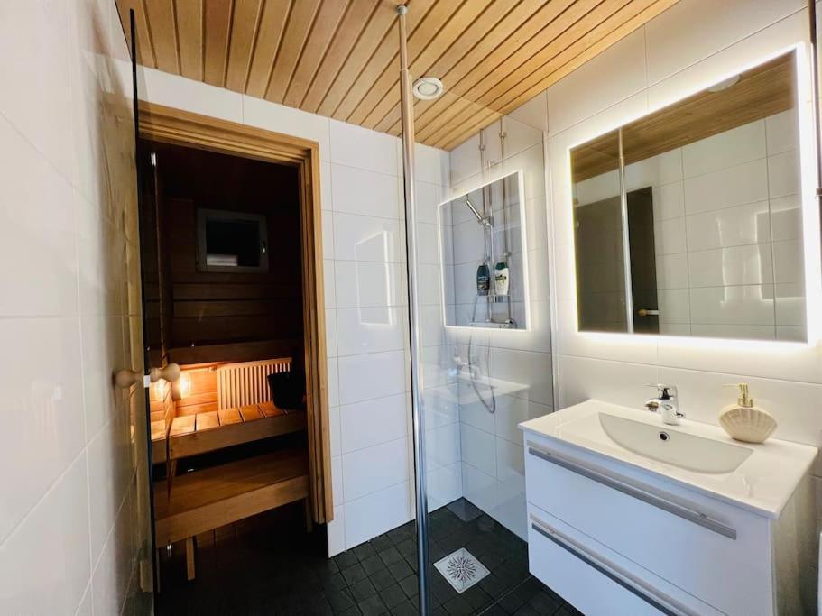 Spacious City Center Apt - Sauna - Self Check In Rovaniemi Extérieur photo